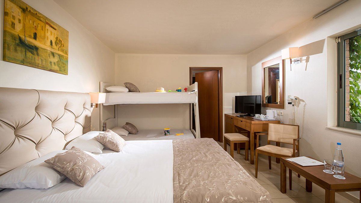 Bella Beach Hotel